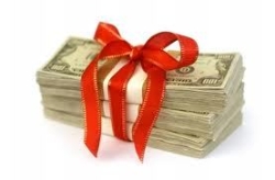 Boldogabbak azok, akik pénzt ajándékoznak?
