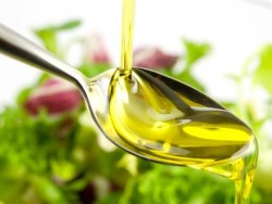 Az olívaolaj és a saláta kombinációja aranyat ér