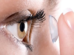Az egész napos kontaktlencse-viselés látásromlást okozhat